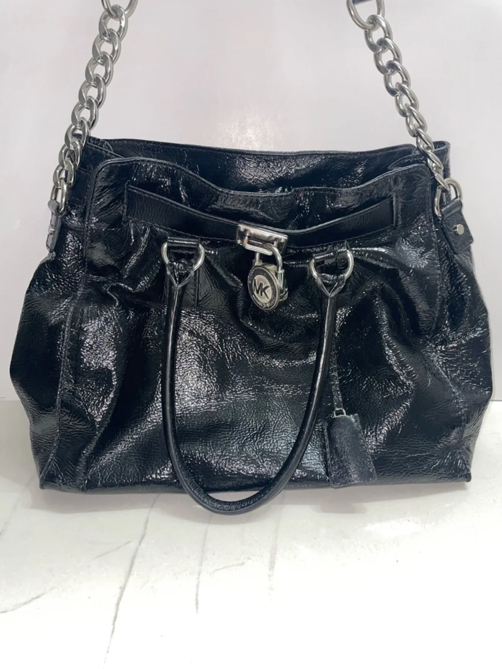 MICHEAL Michael Kors Silver-Tone Hardware Black Patent Leather Shoulder Bag